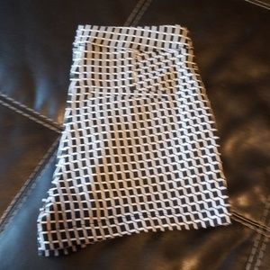 Geometric print high-waist stretchy shorts